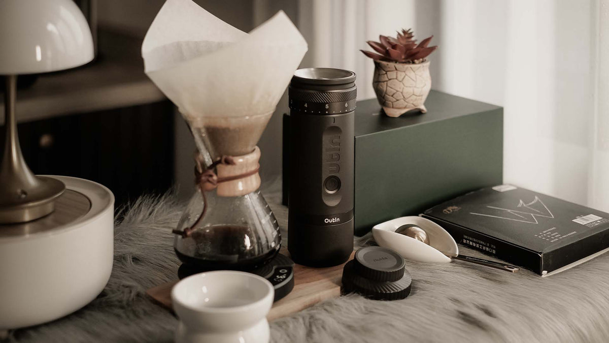 OutIn Fino tragbare elektrische Kaffeemühle