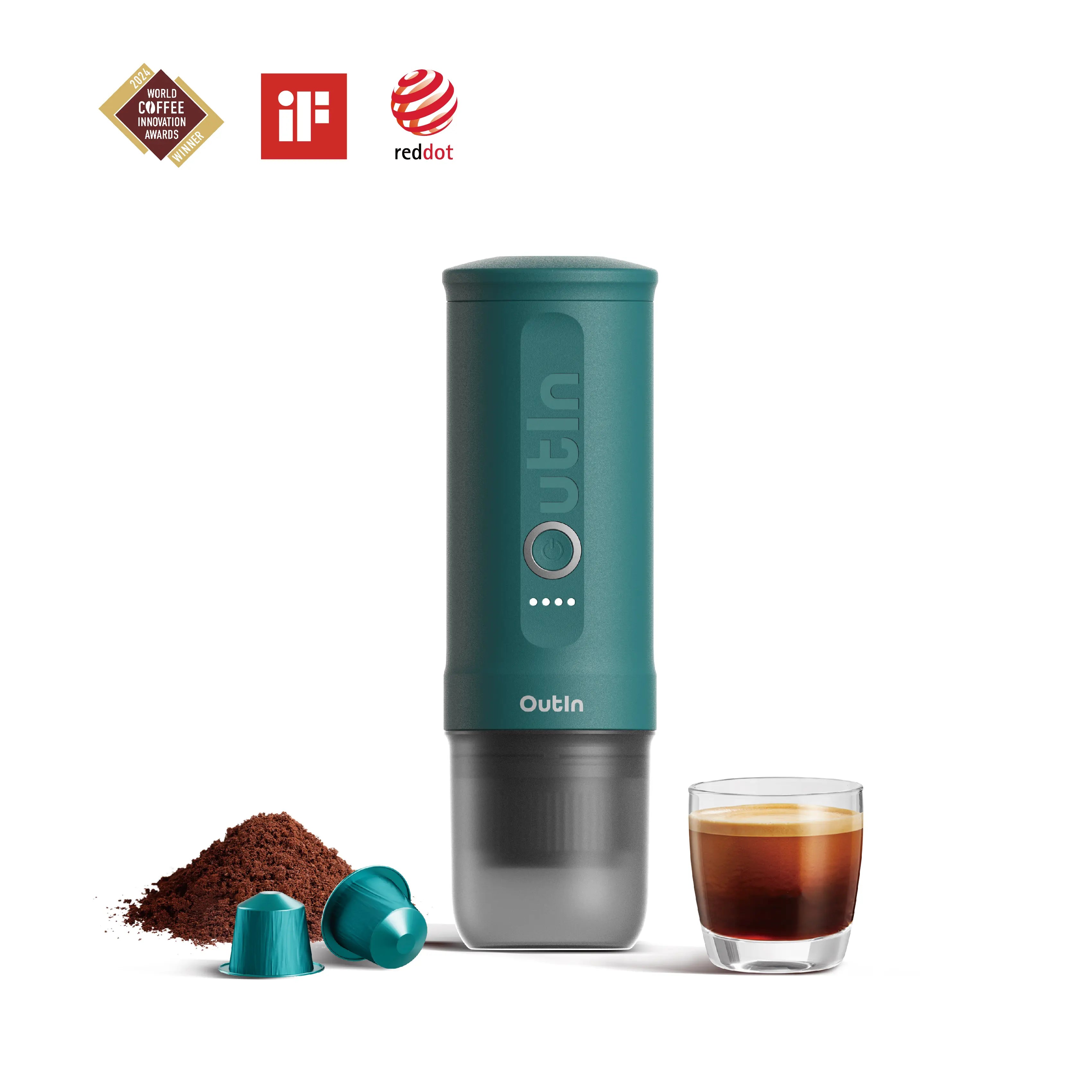 Nano Tragbare Espressomaschine Blaugrün mit Kaffeekapseln, Kaffeepulver und Espresso-Glas. Auszeichnungen: iF, Red Dot Award.
