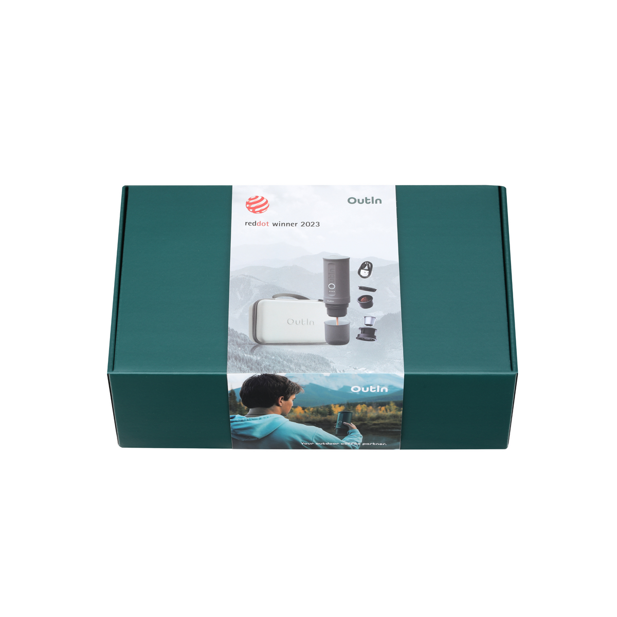 Waldgrünes Espresso-Geschenkset mit OutIn Espressomaschine, Zubehör, Schutzhülle & Red Dot Award.