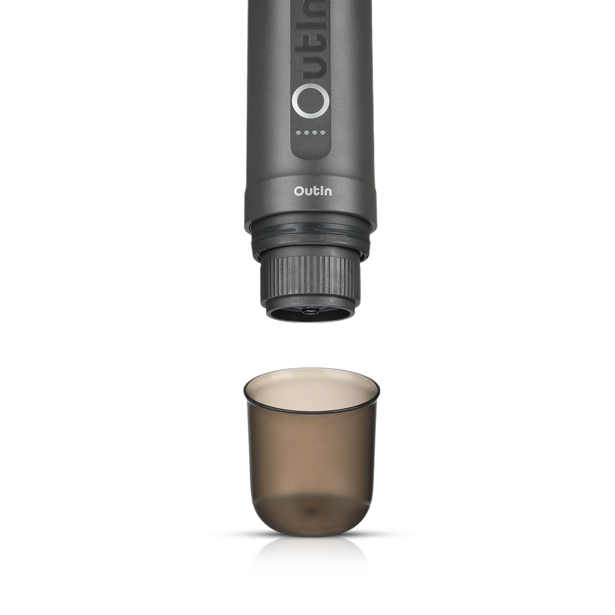 Rauchfarbener Becher für die Nano Espressomaschine, BPA-frei, ideal für unterwegs. Becher unter dem Gerätekopf.